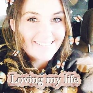 Meet your Posher, Alyssa